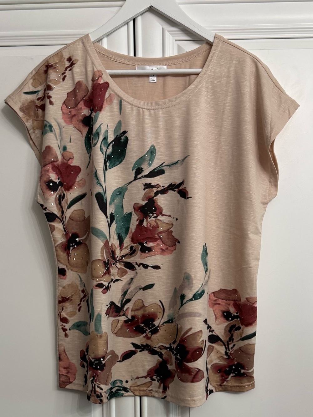 Stem & Vine 1X Beige Cap Sleeve w/Watercolour-Style Floral Print Rhinestones